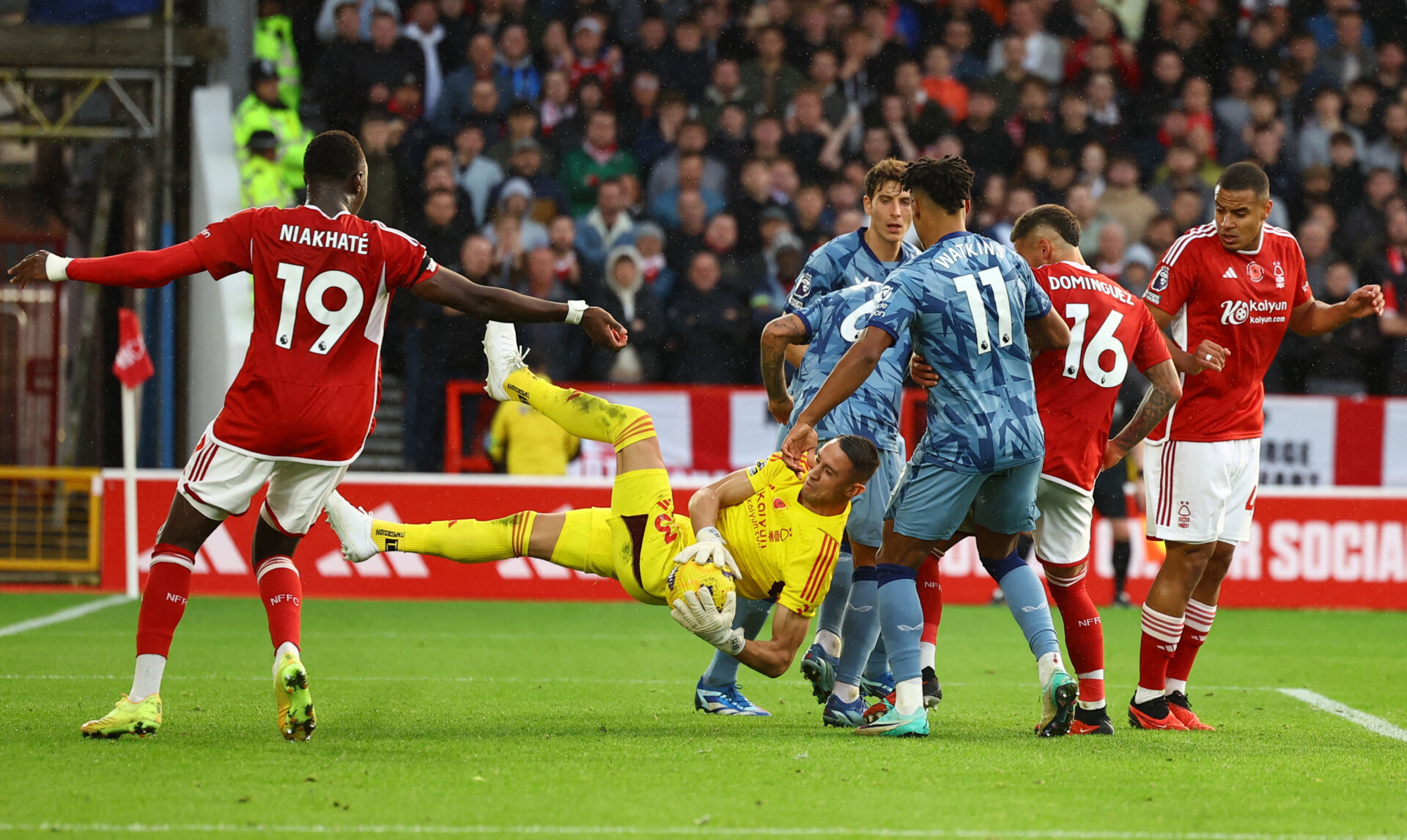 Ливерпуль Астон вилла. Астон вилла Ливерпуль 7 2. Марио Гомес Бавария. Aston Villa vs Liverpool.